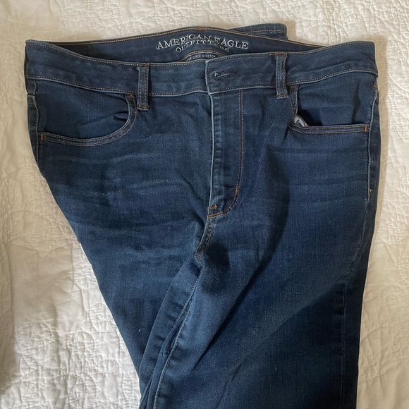 American Eagle Hi-Rise Dark Wash Jegging Jeans - Size 14 - Picture 5 of 6